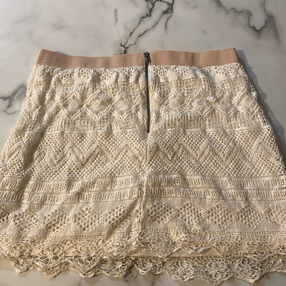 American eagle cream lace skirt - Picture 3 of 3